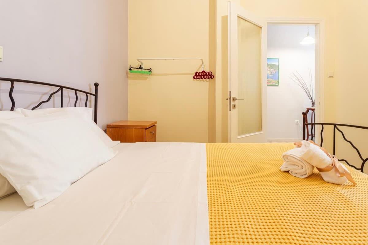 Kalamata Rose Nest - Urban Comfy Escape ภายนอก รูปภาพ
