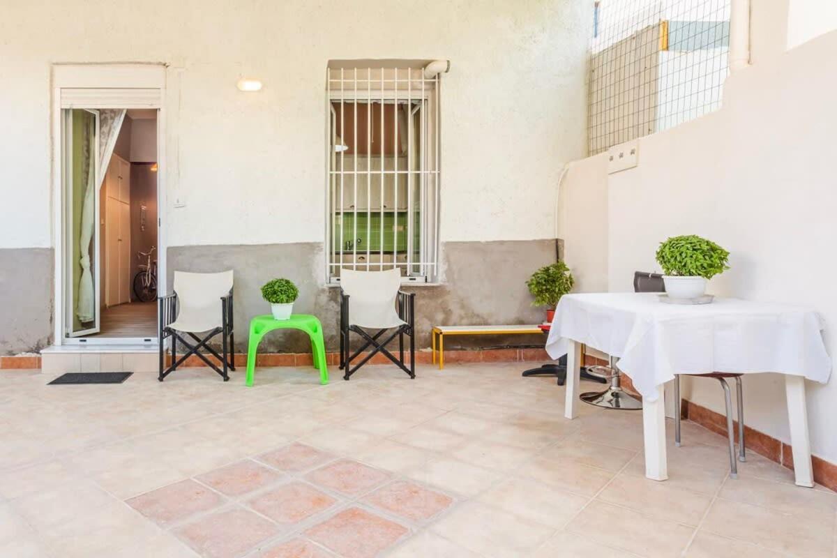 Kalamata Rose Nest - Urban Comfy Escape ภายนอก รูปภาพ