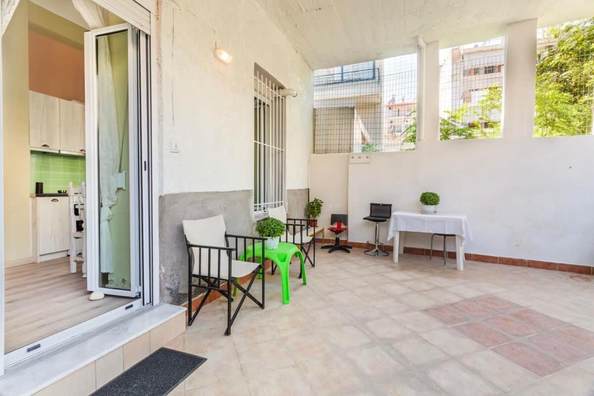 Kalamata Rose Nest - Urban Comfy Escape ภายนอก รูปภาพ