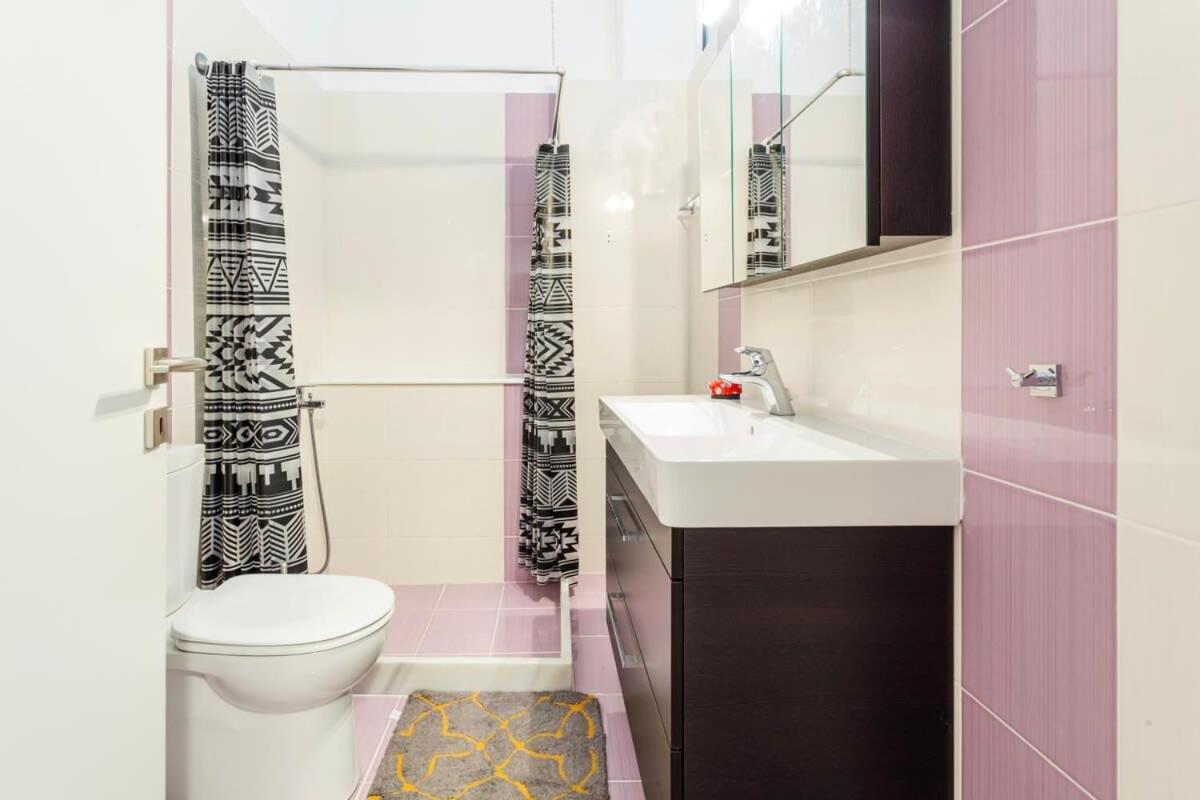 Kalamata Rose Nest - Urban Comfy Escape ภายนอก รูปภาพ