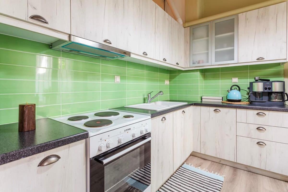 Kalamata Rose Nest - Urban Comfy Escape ภายนอก รูปภาพ