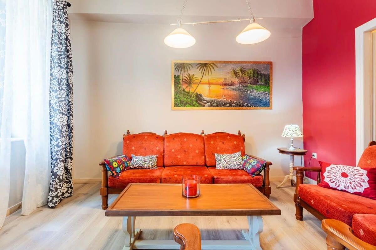 Kalamata Rose Nest - Urban Comfy Escape ภายนอก รูปภาพ